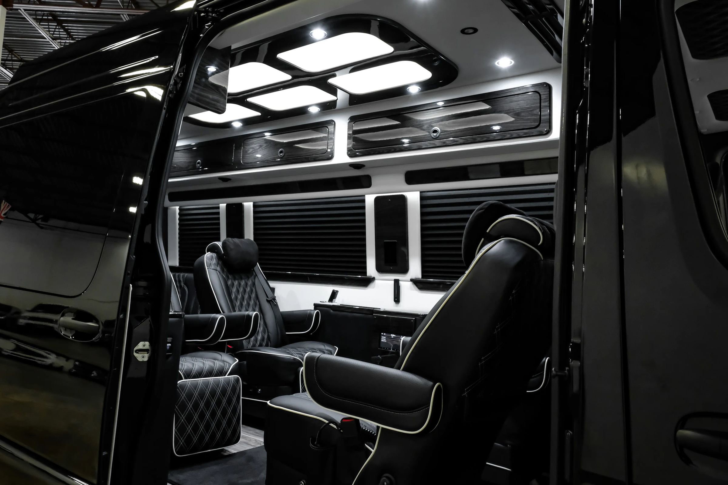 Used 2024 Mercedes-Benz Sprinter 3500 image 35