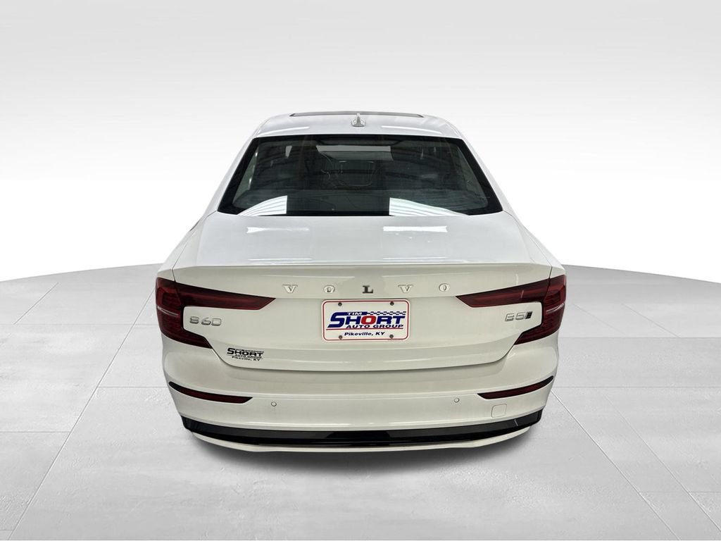 Used 2025 Volvo S60 B5 Core AWD/4WD image 5