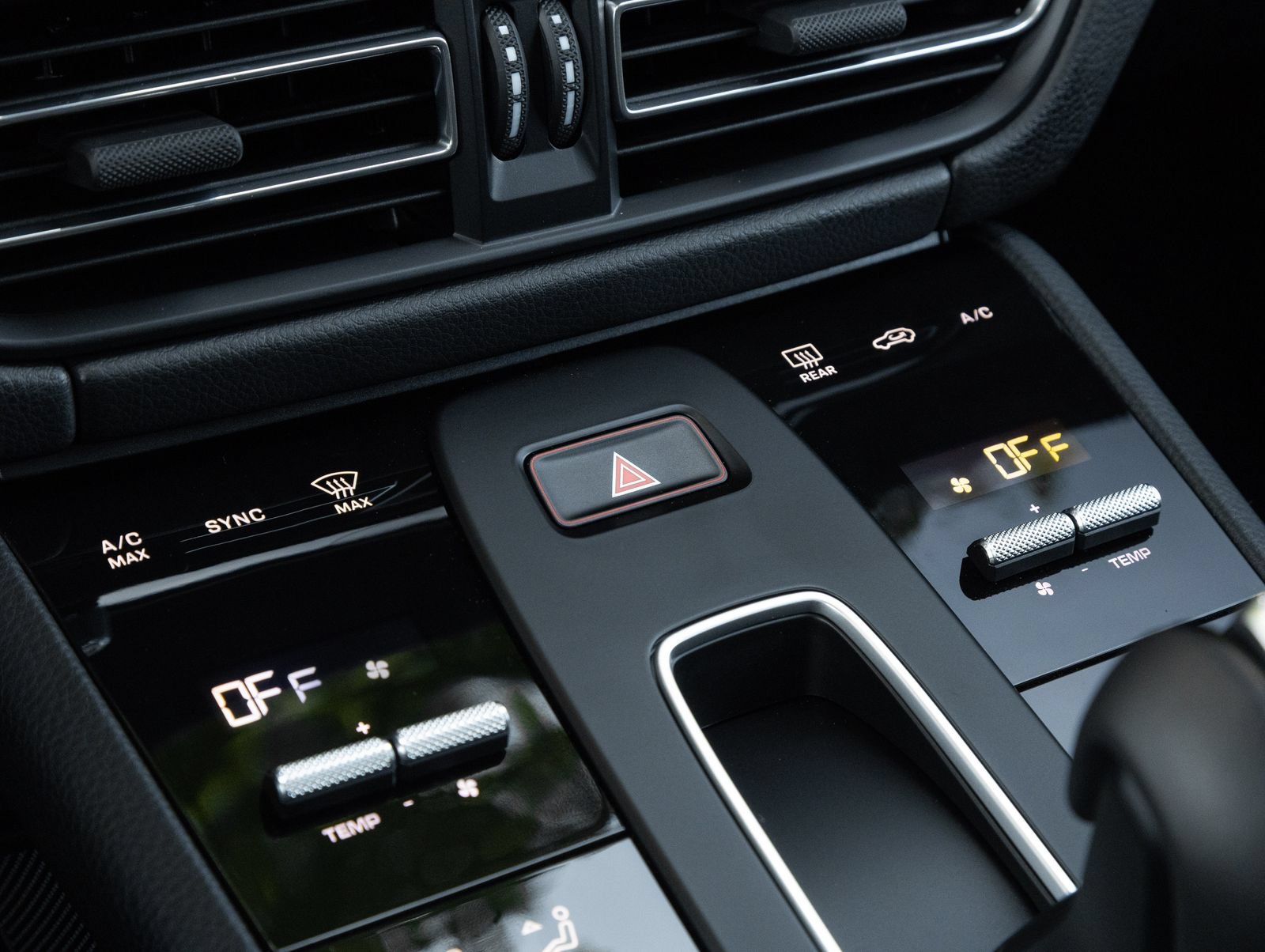 Certified 2026 Porsche Macan AWD/4WD image 25