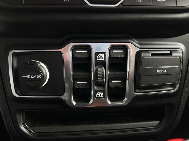 Used 2022 Jeep Wrangler Unlimited Sahara image 21