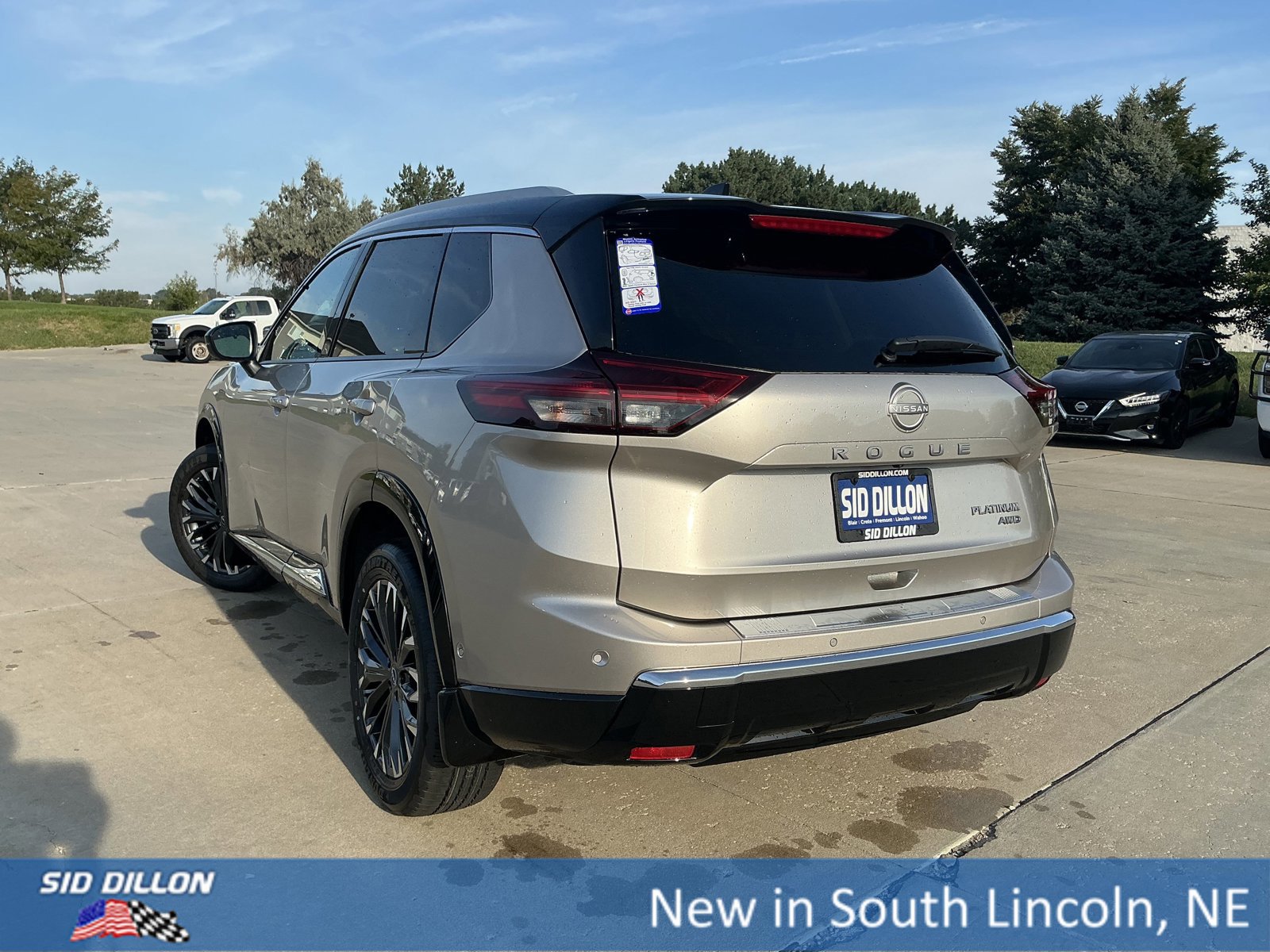 New 2026 Nissan Rogue Platinum w/ Platinum Premium Package image 3