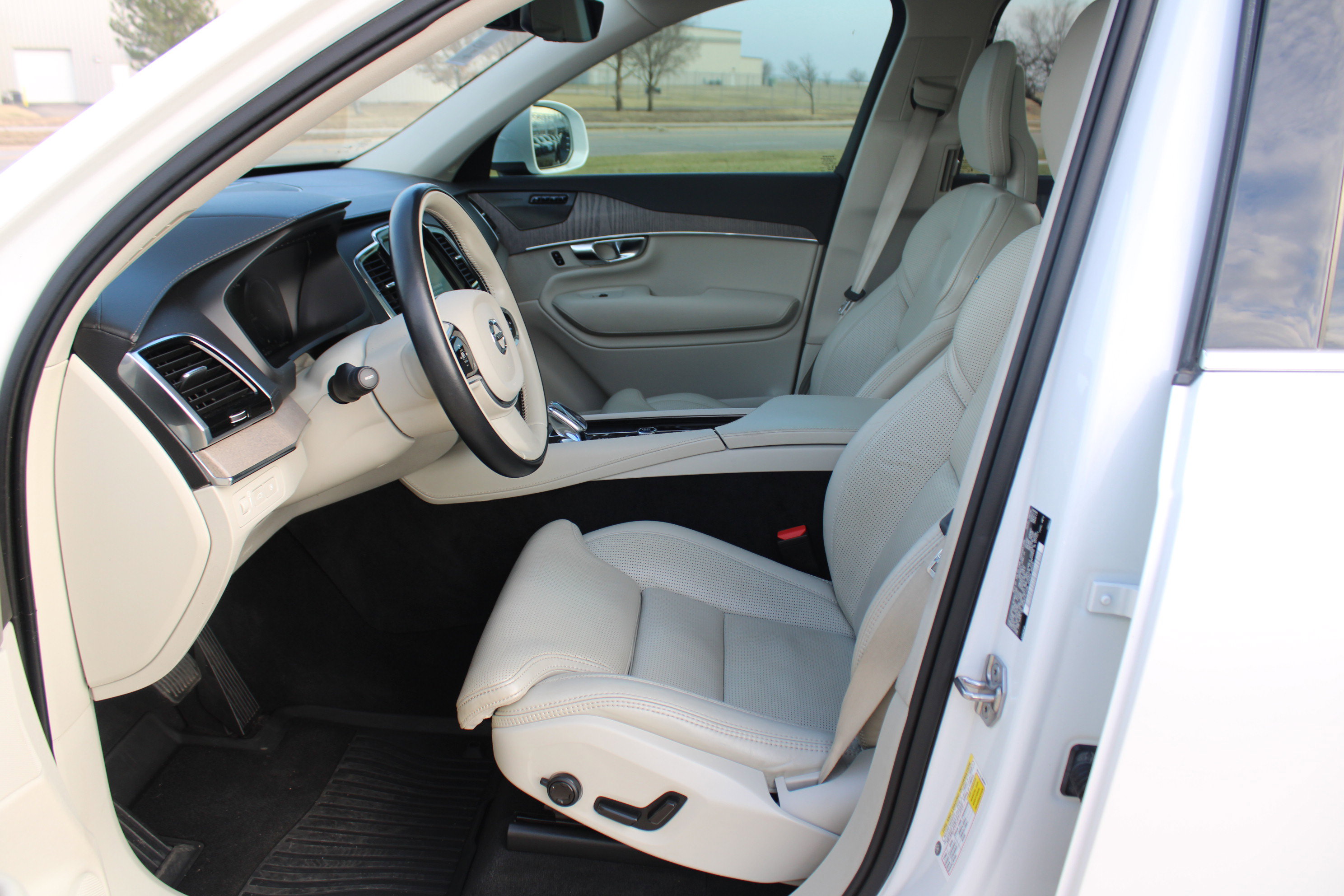 Used 2021 Volvo XC90 T8 Inscription w/ Advanced Package image 8