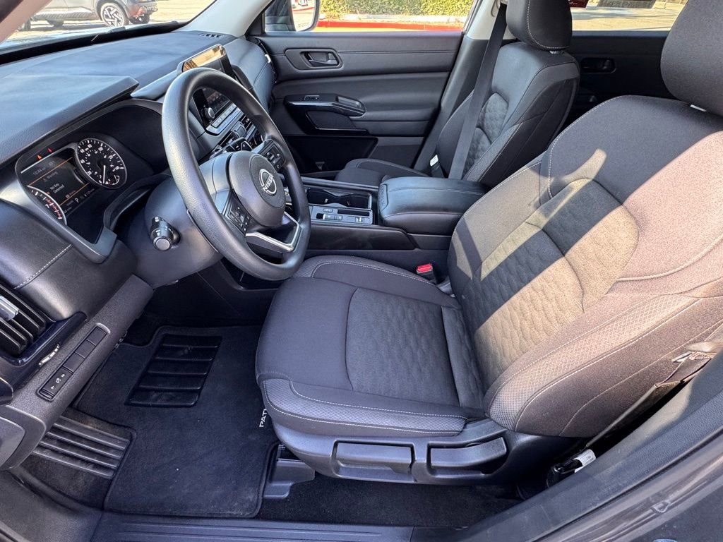 Certified 2024 Nissan Pathfinder S image 11