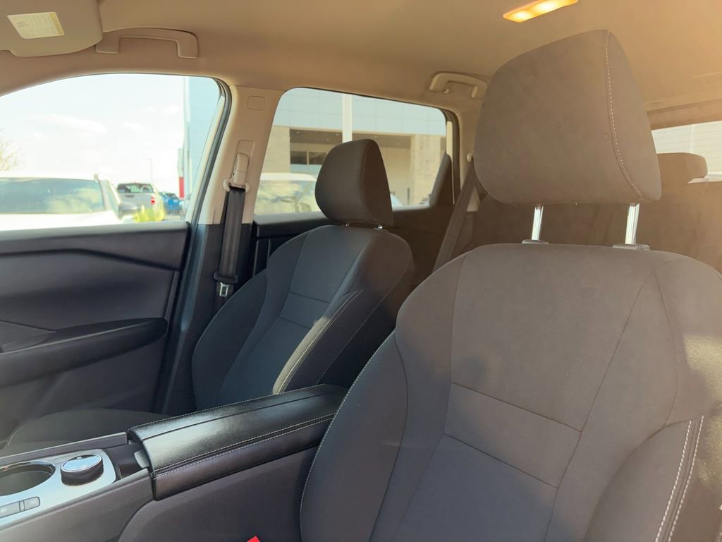 Used 2025 Nissan Rogue S image 10