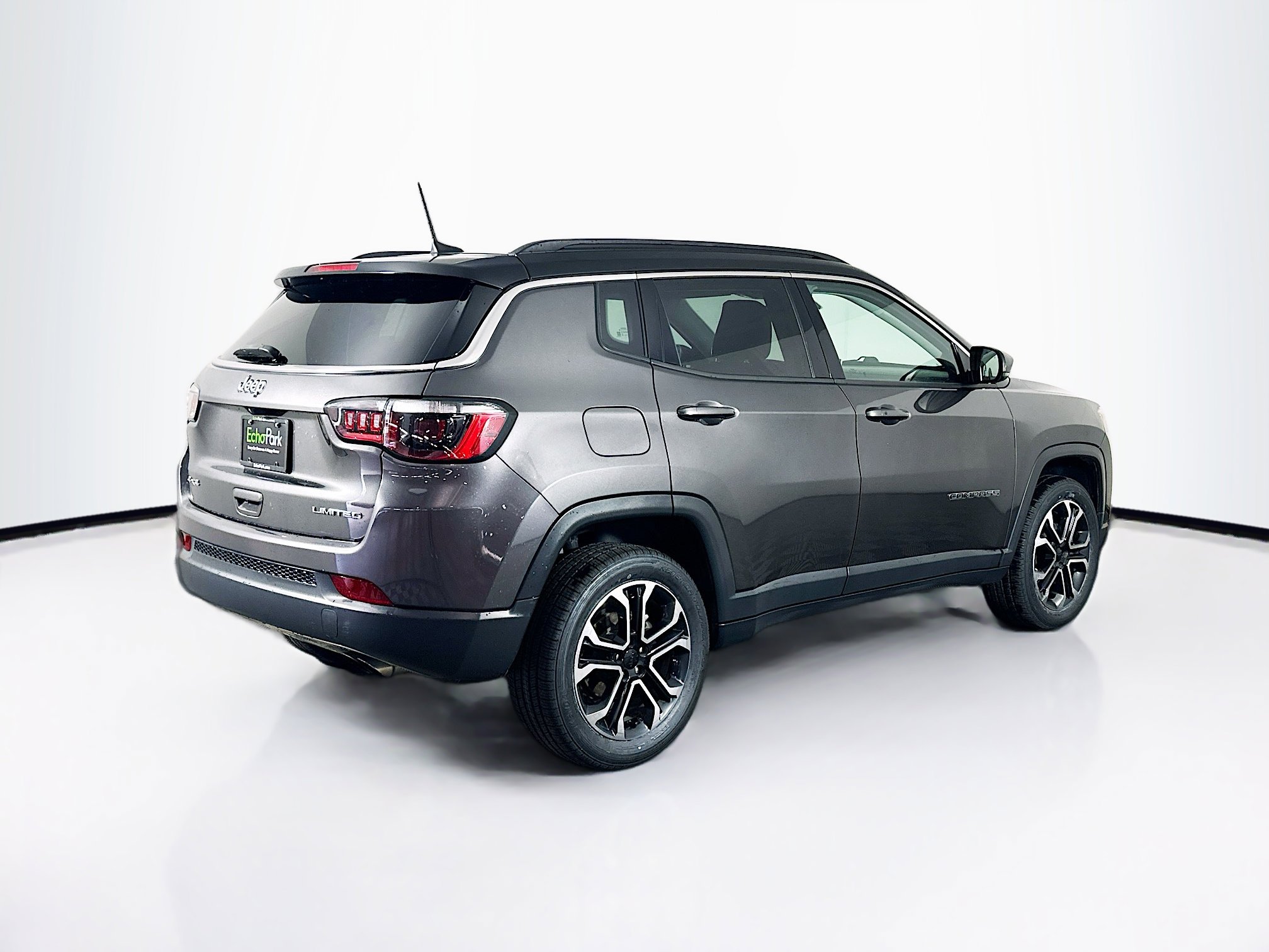 Used 2022 Jeep Compass Limited AWD/4WD image 9