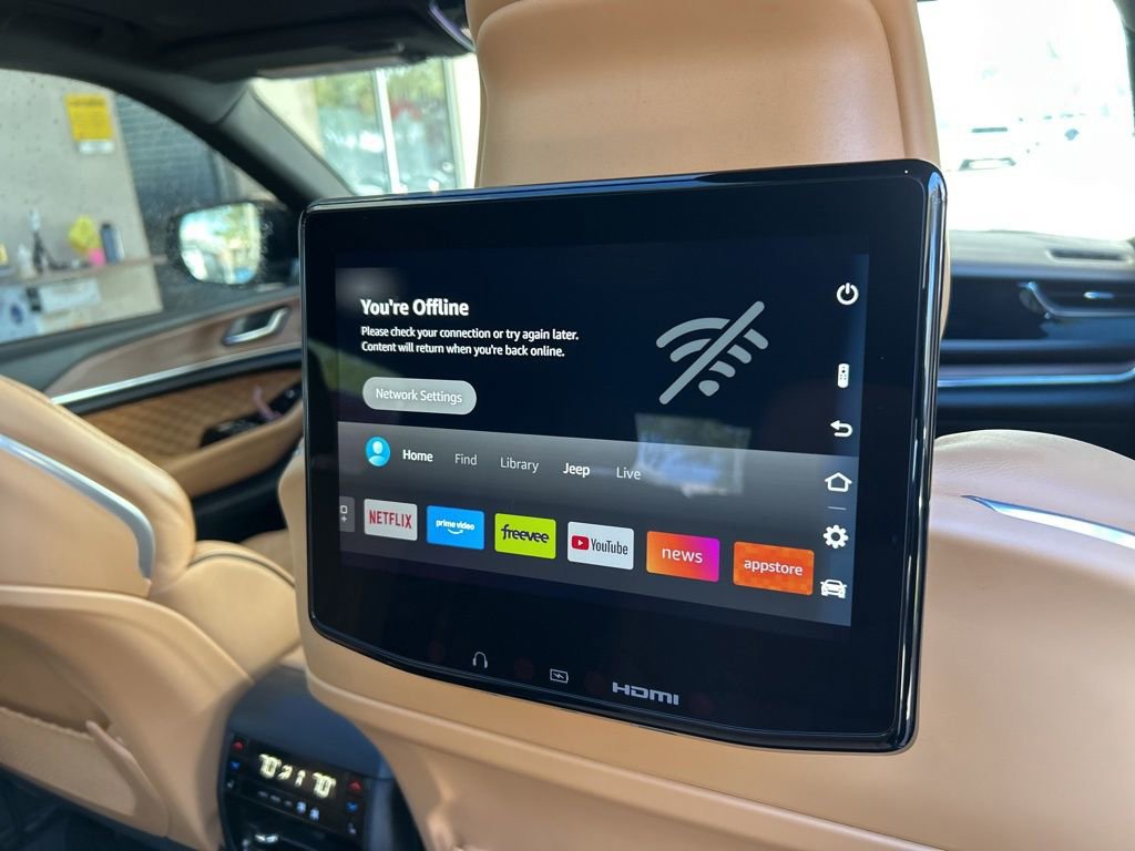 Used 2025 Jeep Grand Cherokee L Summit w/ Advanced Protech Group IV image 32