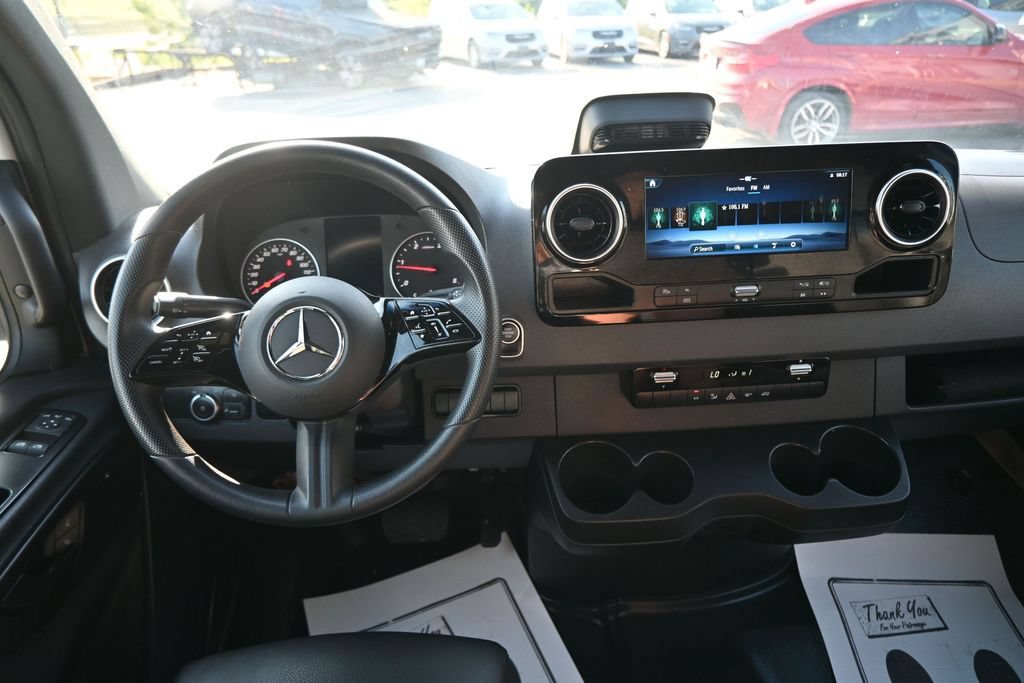 Used 2025 Mercedes-Benz Sprinter 2500 image 16