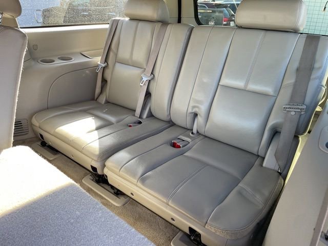 Used 2010 GMC Yukon XL SLT w/ SLT-2 Equipment Package image 6