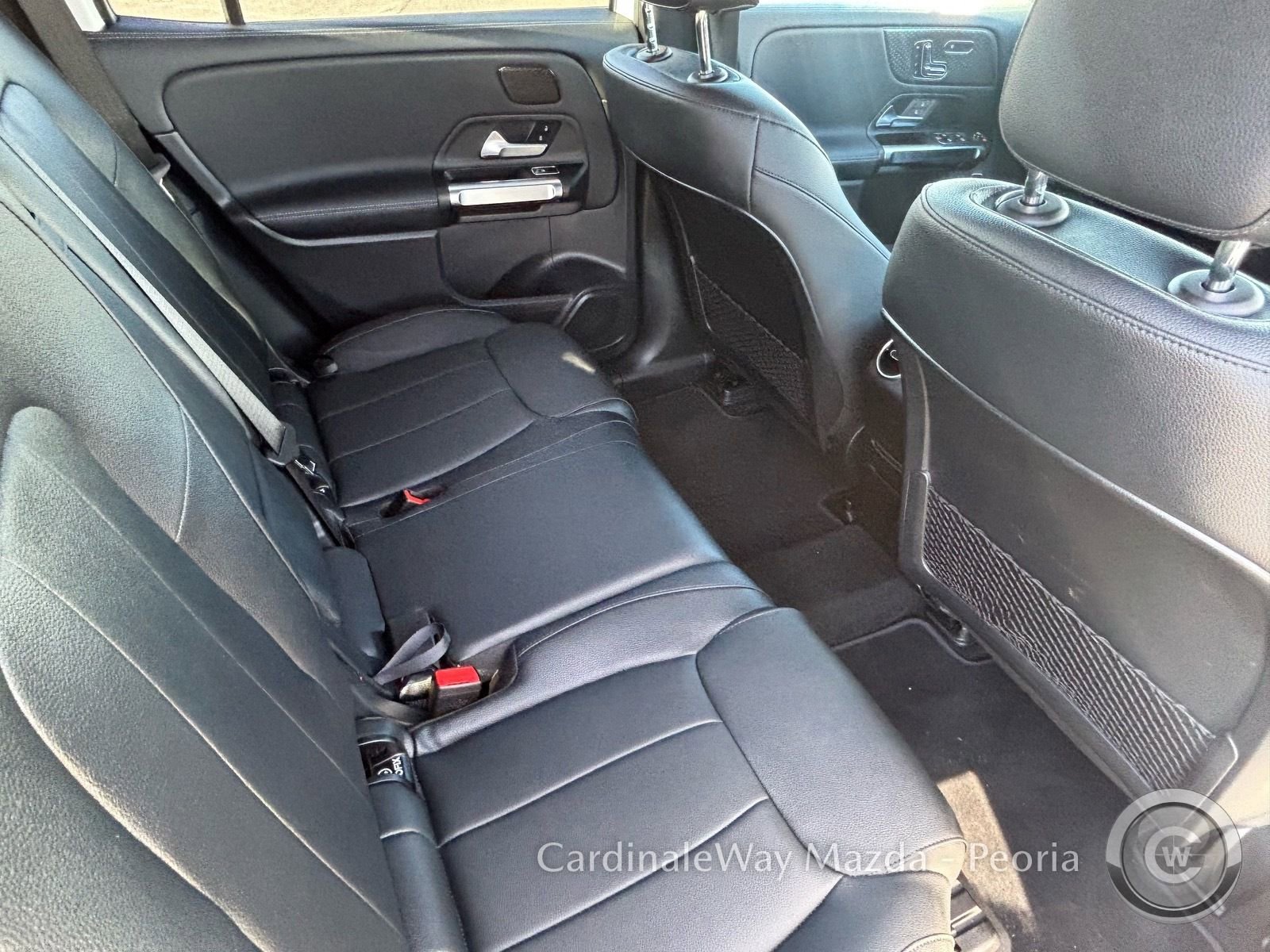 Used 2024 Mercedes-Benz EQB 300 300 image 30