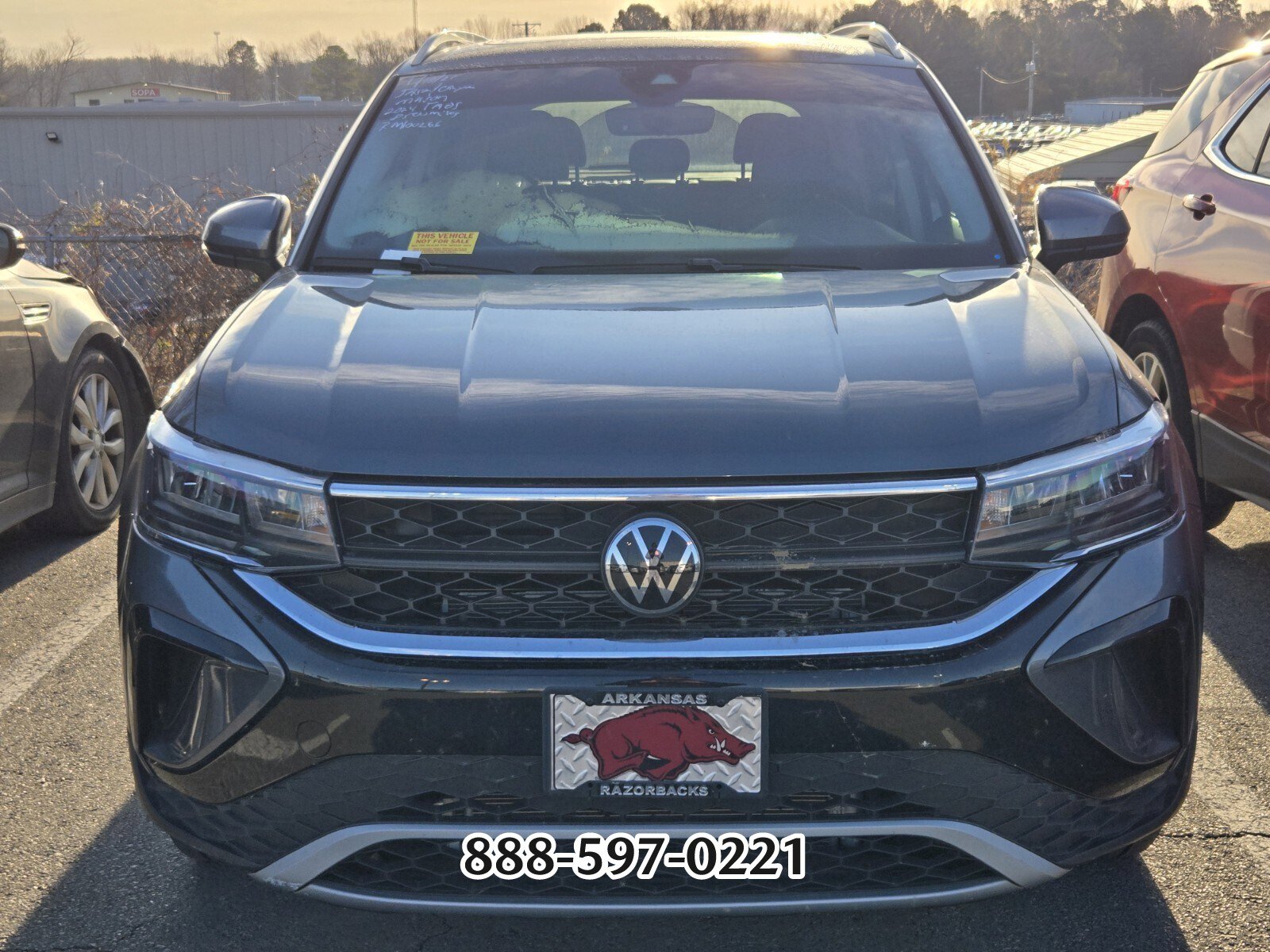 Used 2024 Volkswagen Taos SE w/ Panoramic Sunroof Package image 11