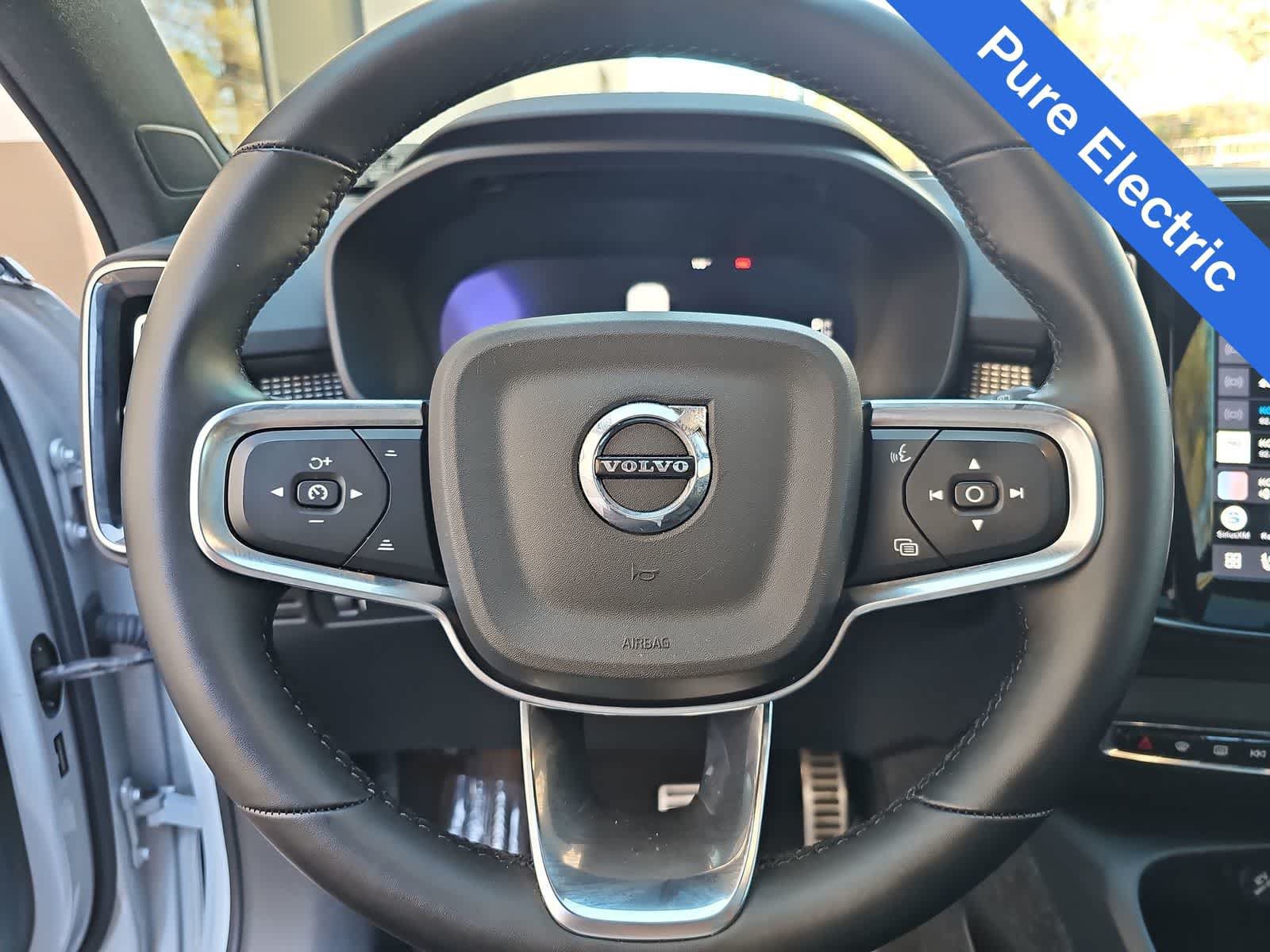 Used 2022 Volvo XC40 P8 Recharge Plus AWD/4WD image 19