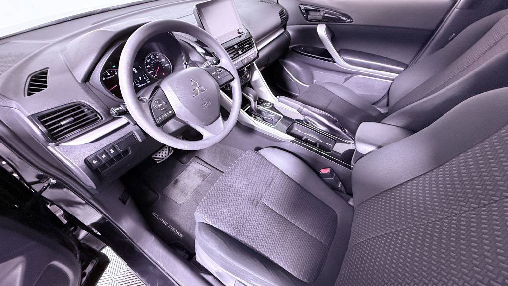 Used 2022 Mitsubishi Eclipse Cross LE image 17