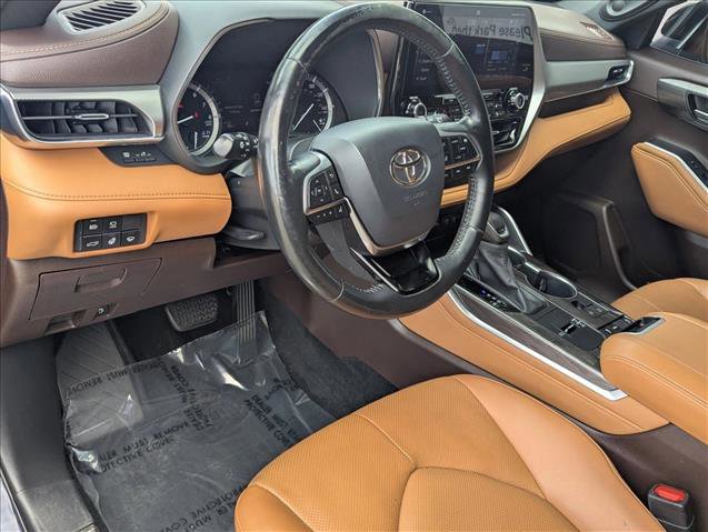 Used 2020 Toyota Highlander Platinum image 10