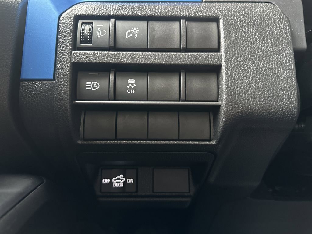 Certified 2025 Toyota Tacoma TRD Off-Road AWD/4WD image 22
