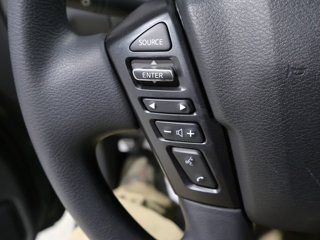 Used 2024 Nissan Frontier SV image 33