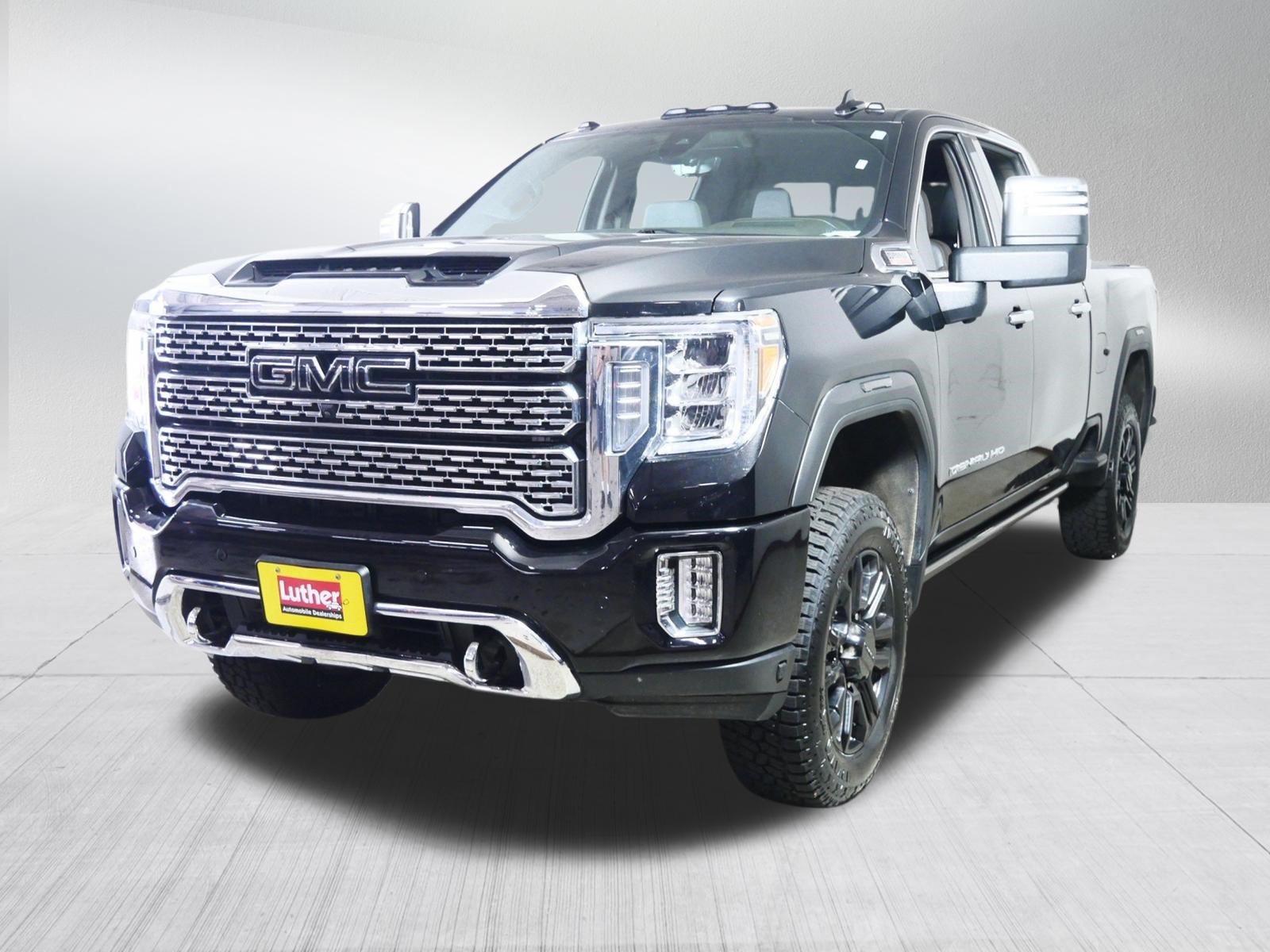 Certified 2021 GMC Sierra 3500 Denali w/ Denali Black Diamond Edition AWD/4WD image 3