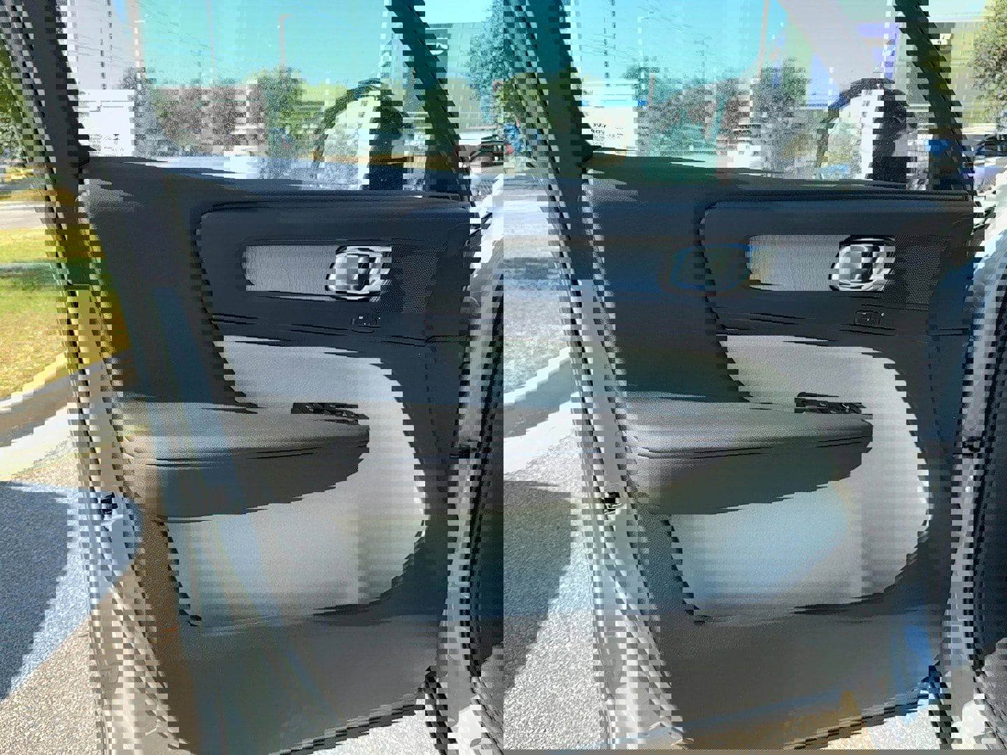 New 2026 Volvo XC40 B5 Plus w/ Protection Package Premier image 10