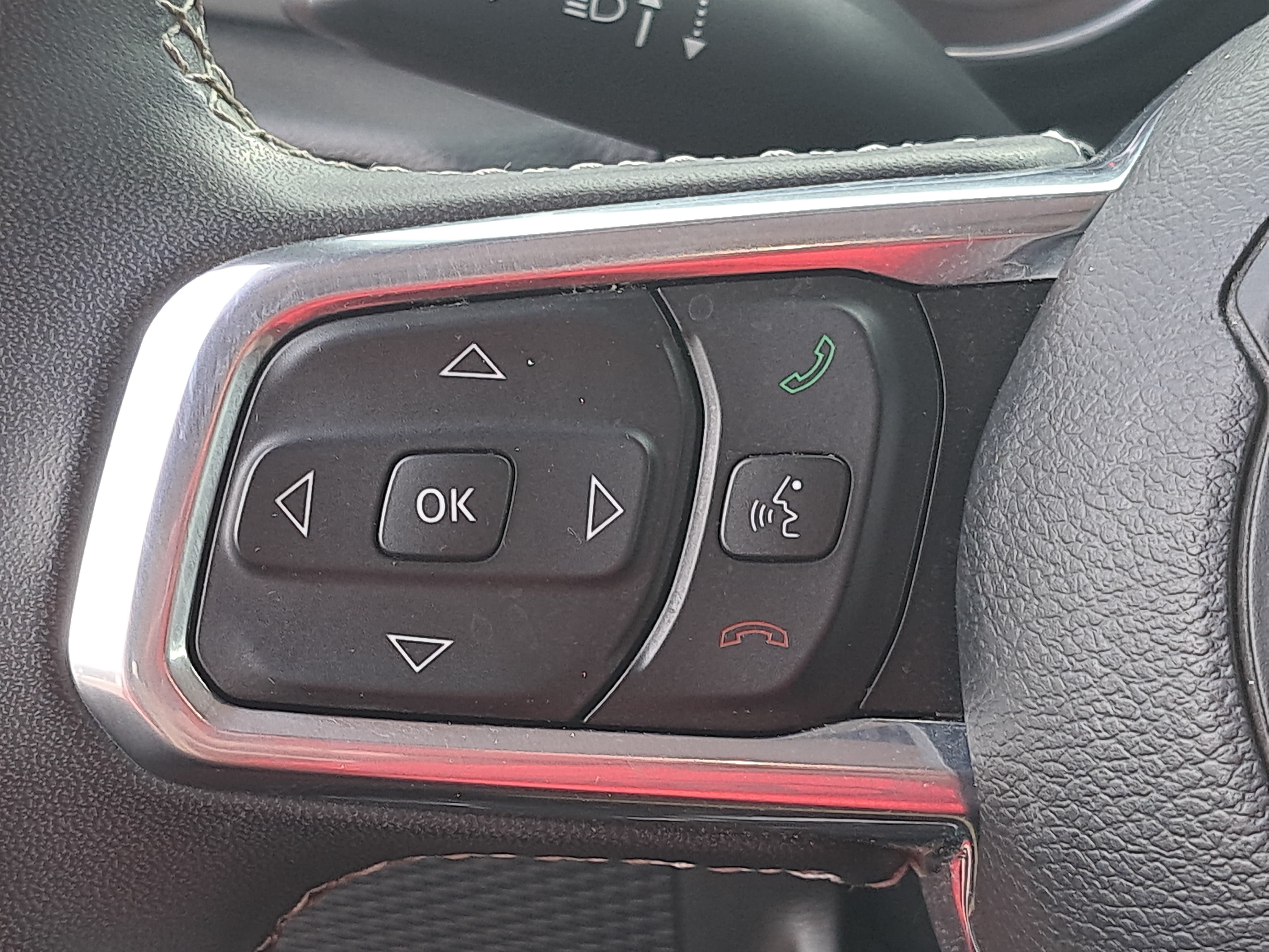 Used 2023 Jeep Gladiator Overland AWD/4WD image 16