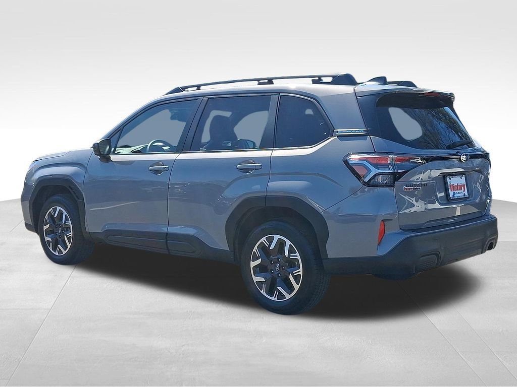 Used 2025 Subaru Forester Premium image 4