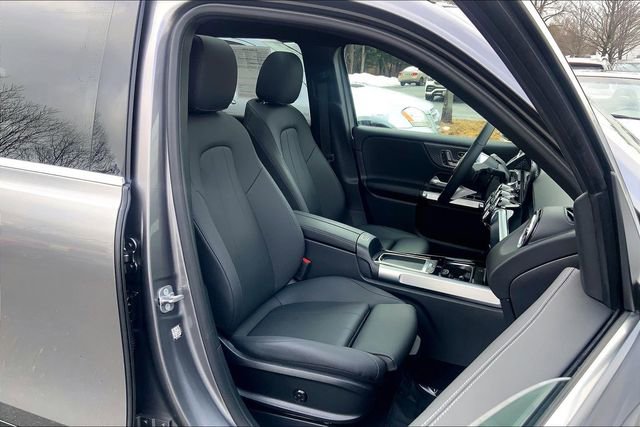 Used 2025 Mercedes-Benz GLB 250 4MATIC image 7