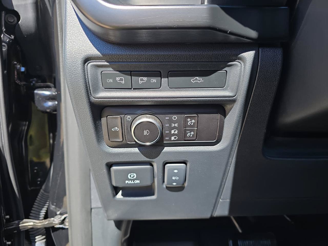 Used 2023 Ford F150 Lariat w/ Equipment Group 502A High AWD/4WD image 26