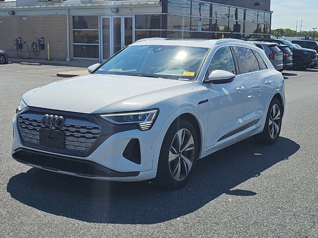 Used 2024 Audi Q8 e-tron Premium Plus w/ Premium Plus Package AWD/4WD image 16