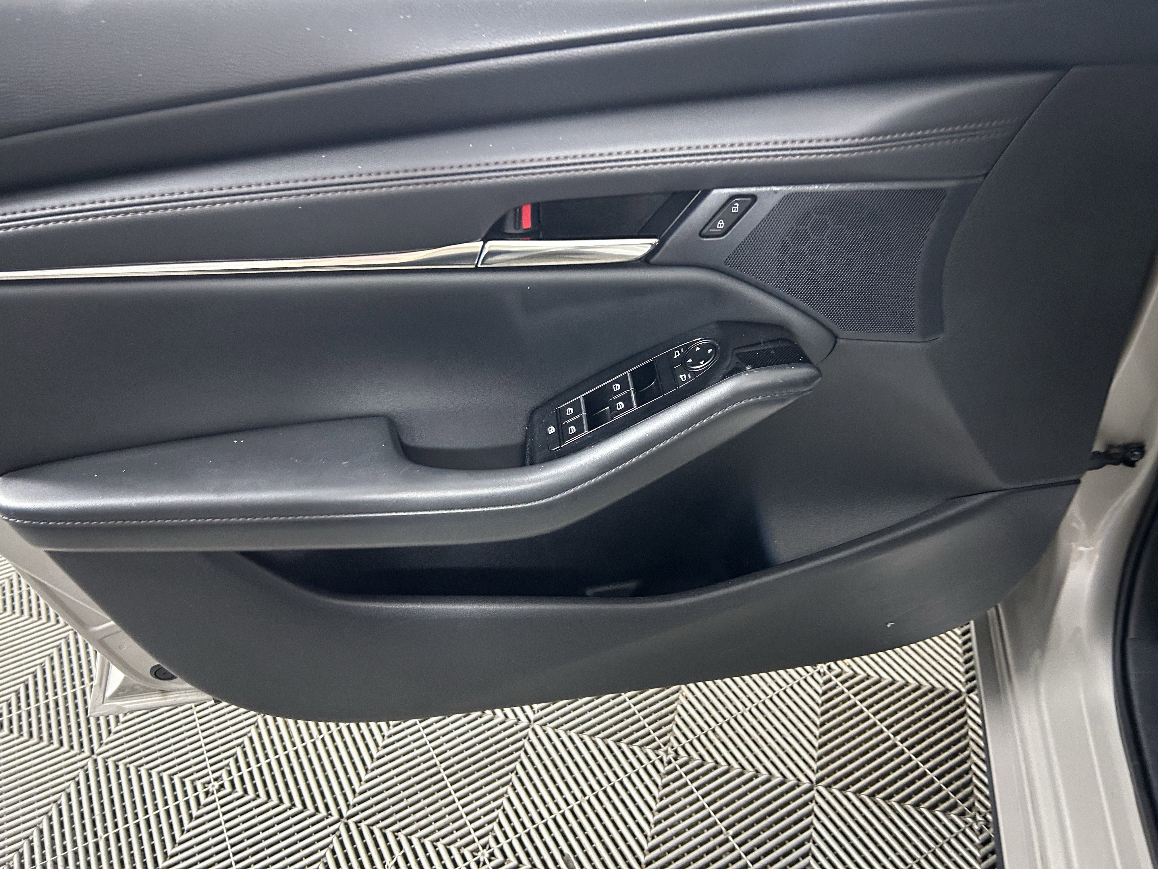 Used 2025 MAZDA MAZDA3 s image 28