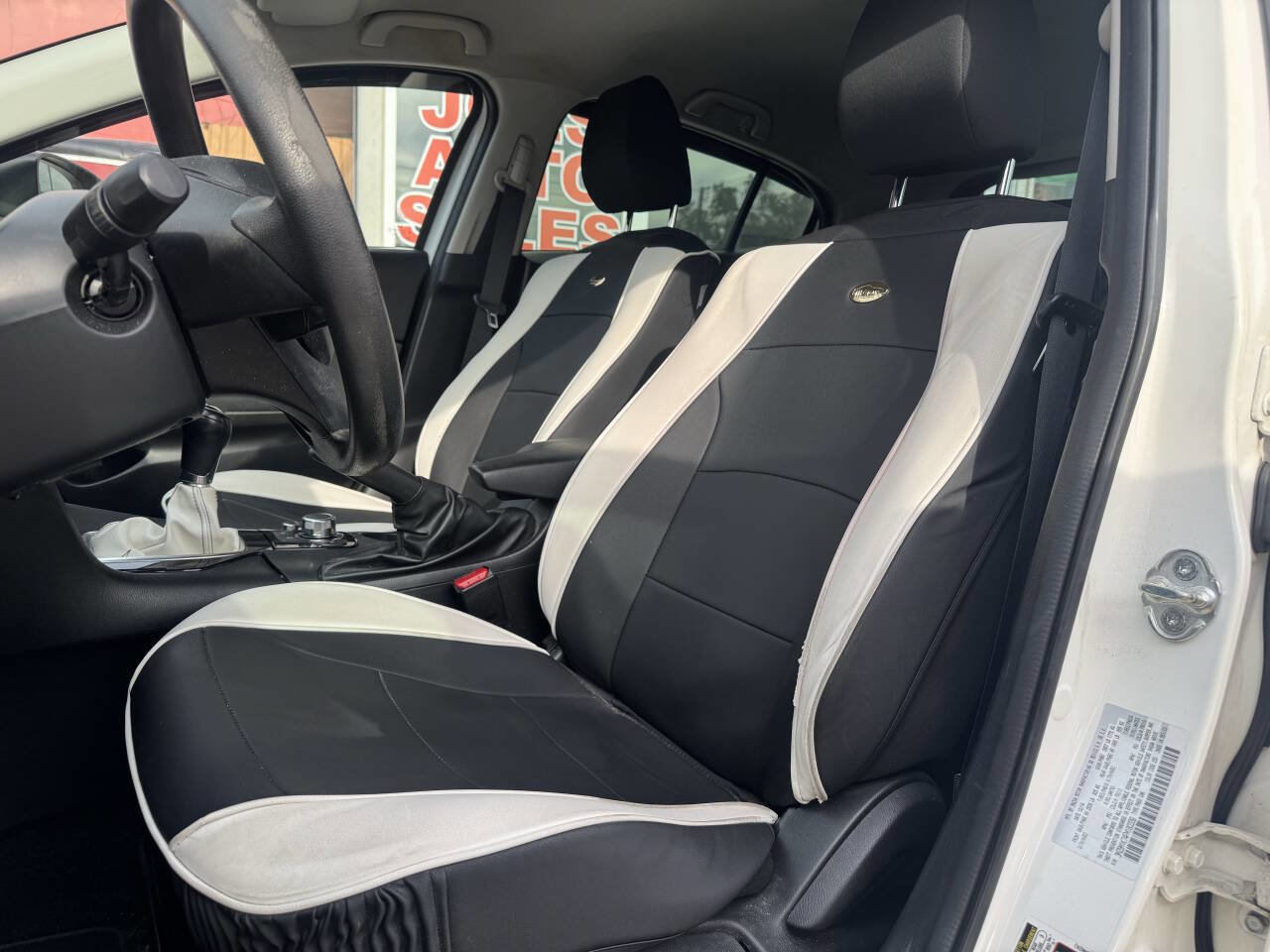 Used 2015 MAZDA MAZDA3 i Sport FWD image 11