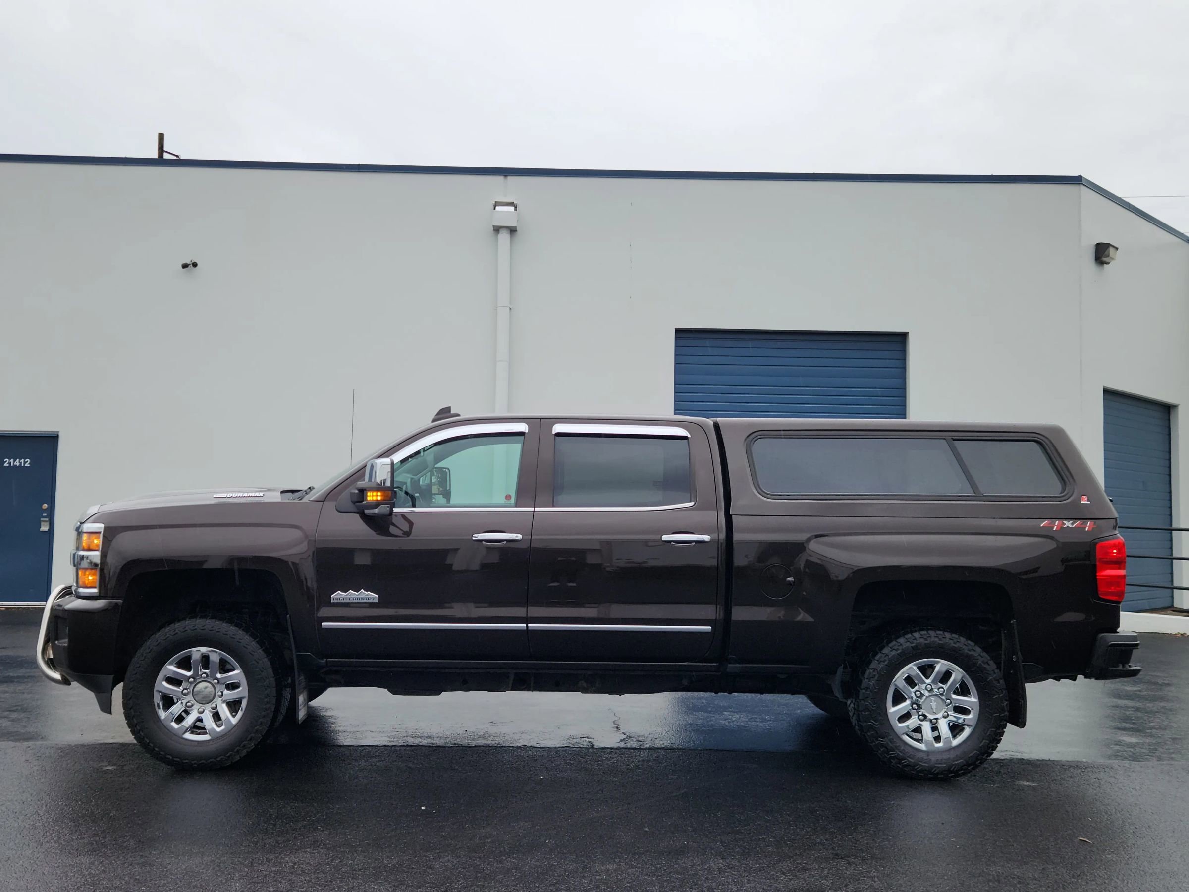 Used 2018 Chevrolet Silverado 3500 High Country AWD/4WD image 2