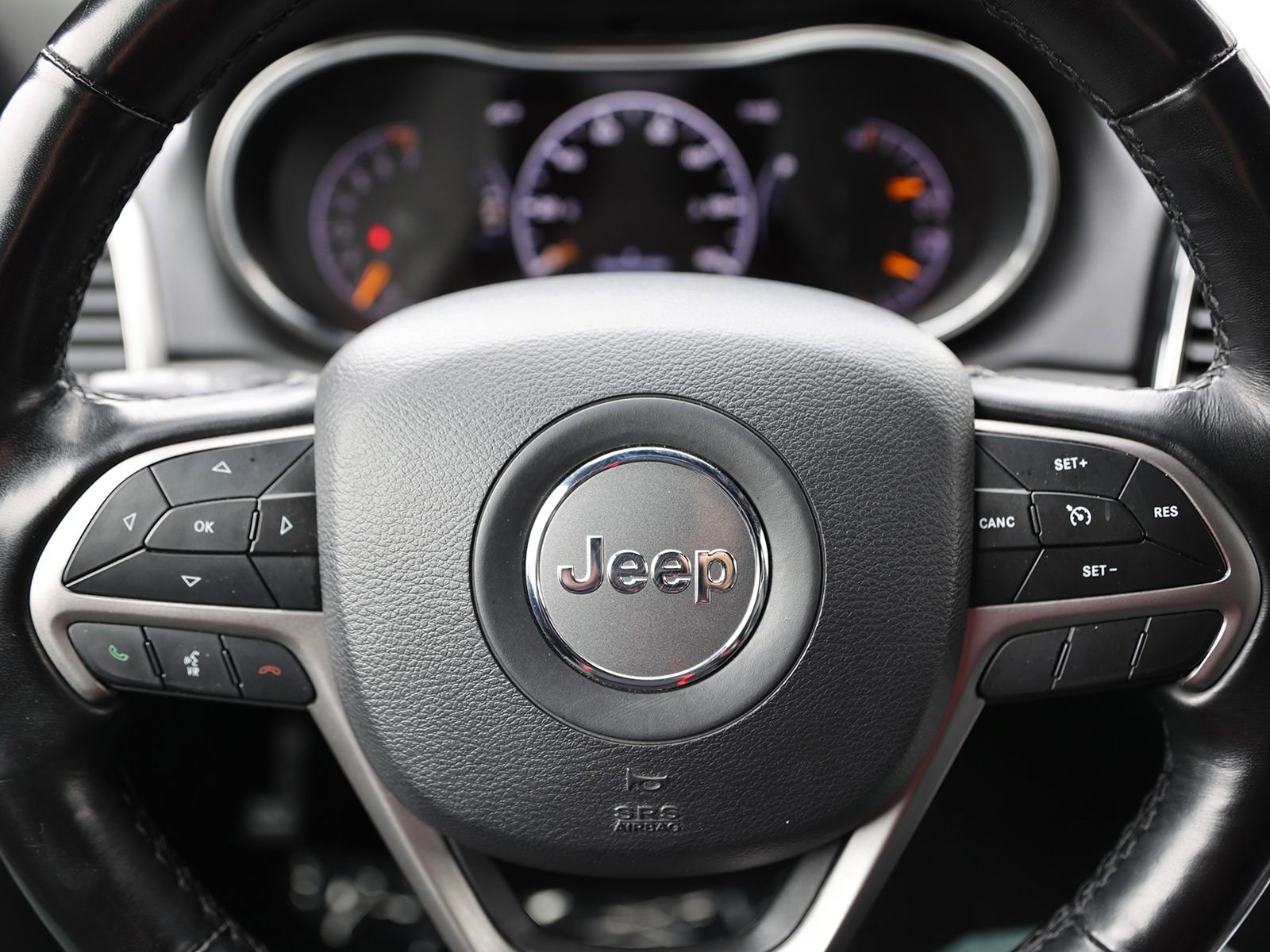 Used 2020 Jeep Grand Cherokee Altitude AWD/4WD image 33