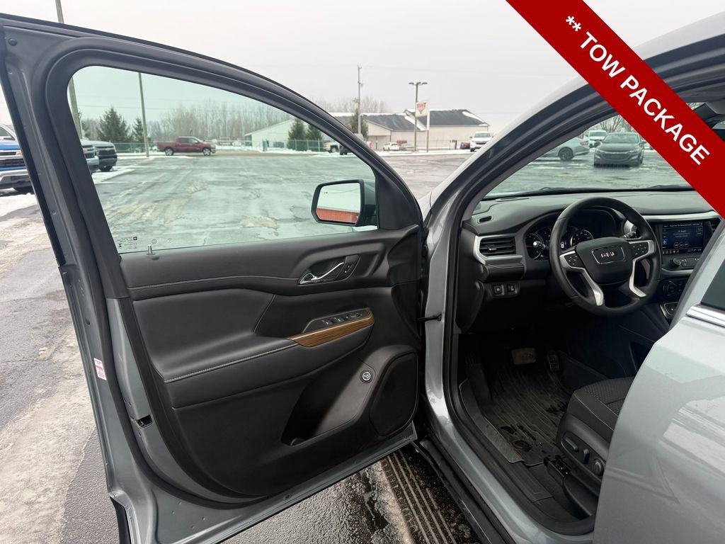 Used 2023 GMC Acadia SLE w/ Driver Convenience Package image 15