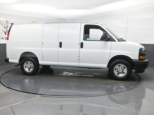 New 2026 Chevrolet Express 2500 w/ Driver Convenience Package RWD image 27