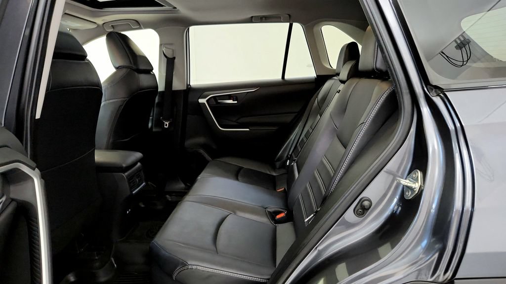 Used 2023 Toyota RAV4 XLE Premium AWD/4WD image 21