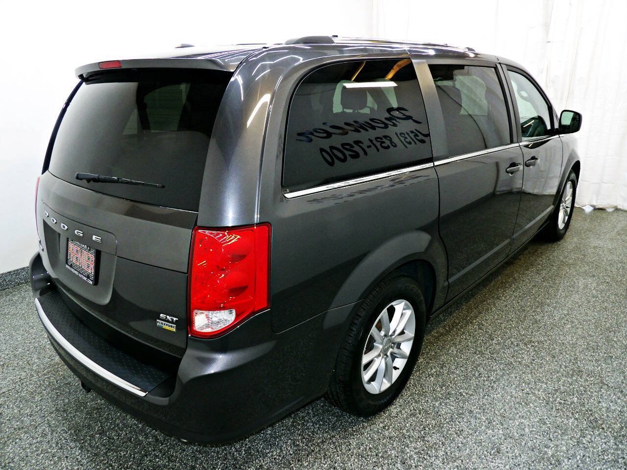 Used 2019 Dodge Grand Caravan SXT FWD image 6