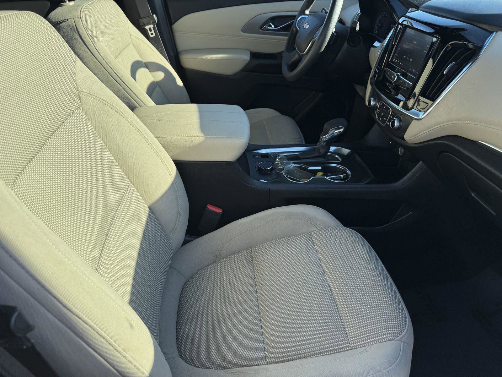 Used 2023 Chevrolet Traverse LS w/ Safety Package image 7