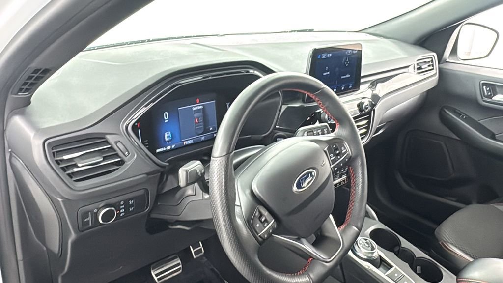 Used 2023 Ford Escape ST-Line image 35