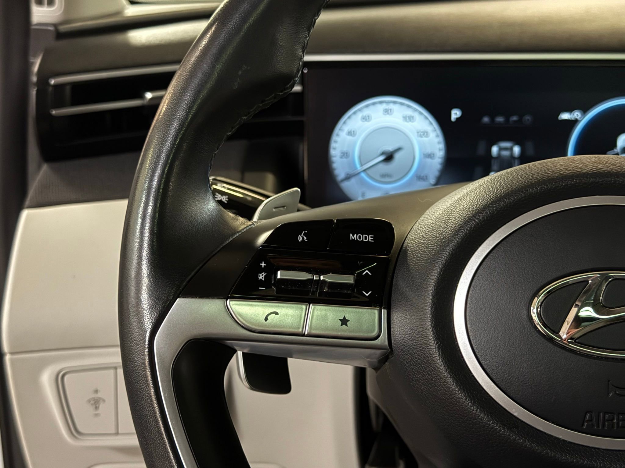 Used 2024 Hyundai Tucson Limited image 46