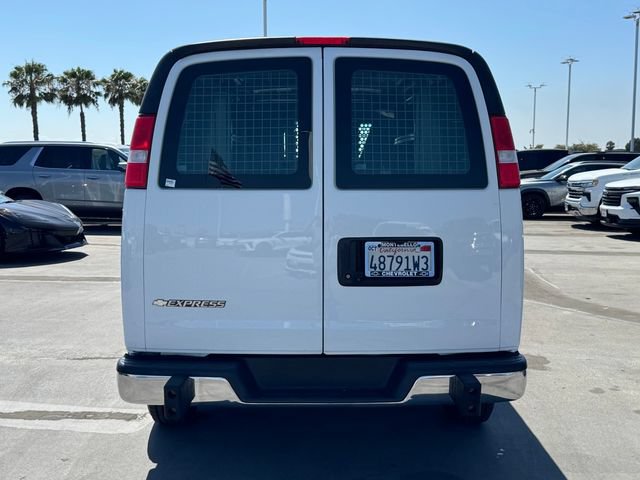 Used 2020 Chevrolet Express 2500 w/ Driver Convenience Package RWD image 3