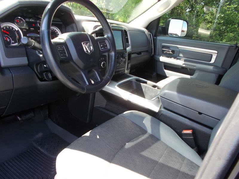 Used 2016 RAM 2500 Lone Star w/ Black Appearance Group AWD/4WD image 29