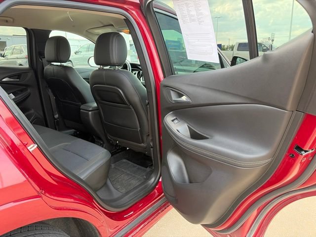 Used 2021 Buick Encore GX Select w/ Sport Touring Package FWD image 19
