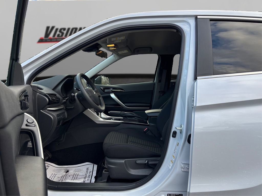 Used 2024 Mitsubishi Eclipse Cross LE AWD/4WD image 9