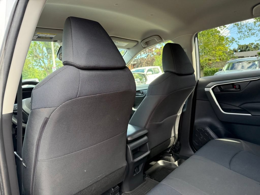Used 2019 Toyota RAV4 LE w/ All Weather Liner Package AWD/4WD image 17