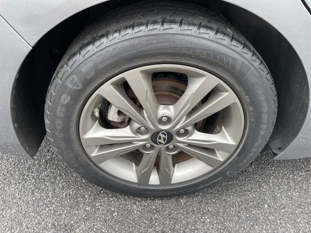Used 2018 Hyundai Elantra SEL FWD image 9