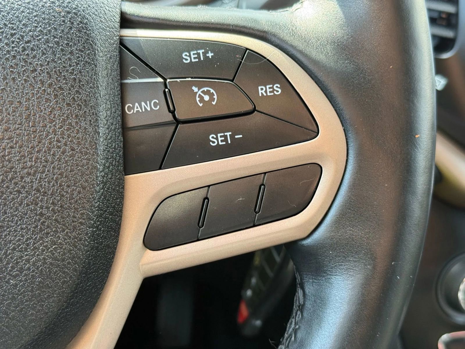 Used 2017 Jeep Cherokee Latitude w/ True North Edition image 26