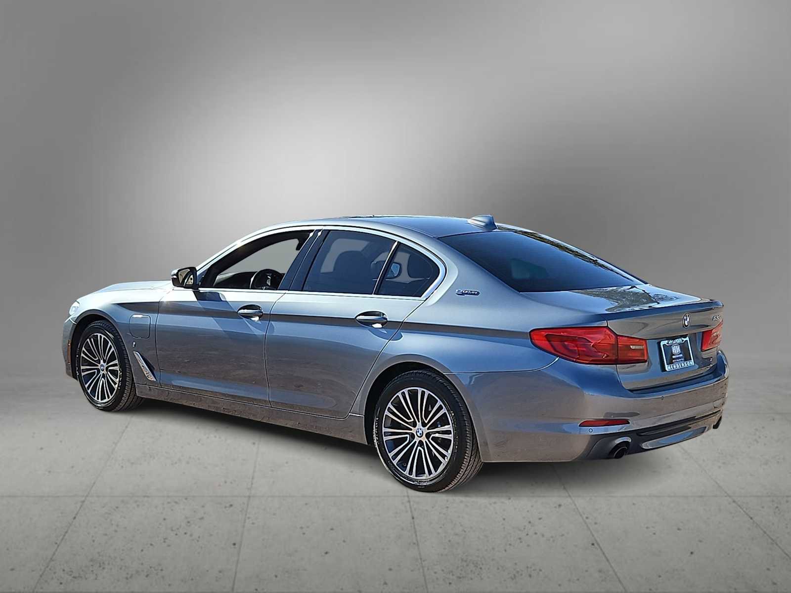 Used 2019 BMW 530e w/ Convenience Package image 6