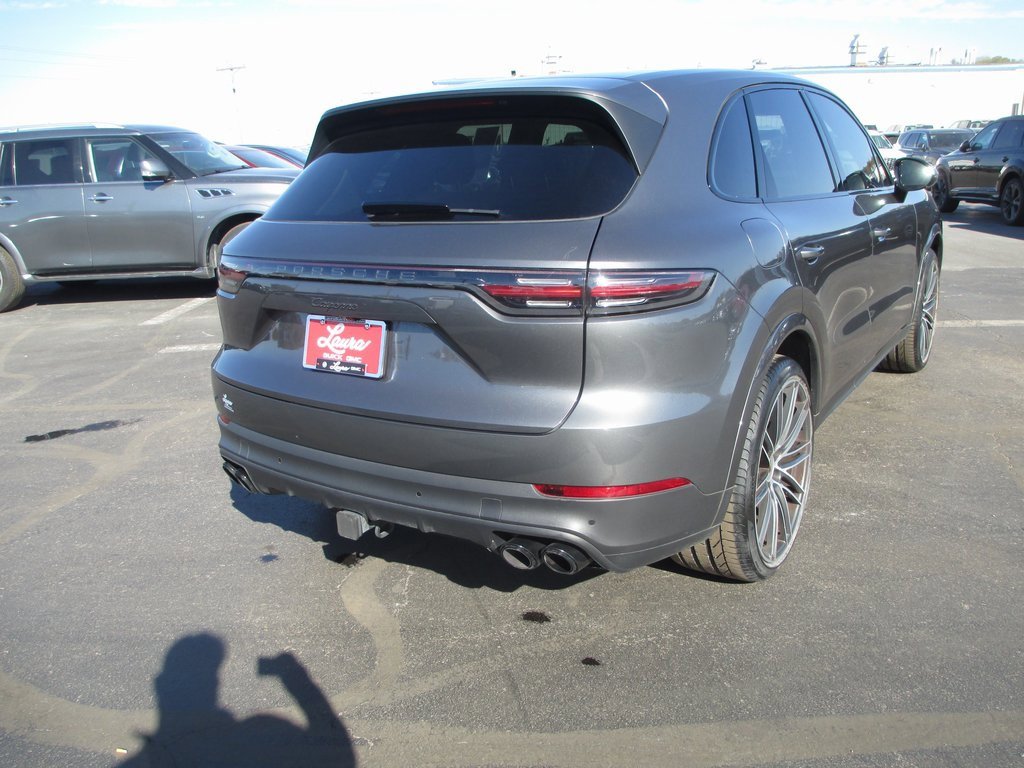 Used 2023 Porsche Cayenne image 5
