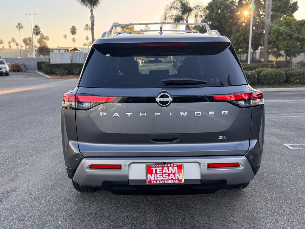 New 2025 Nissan Pathfinder SL image 6