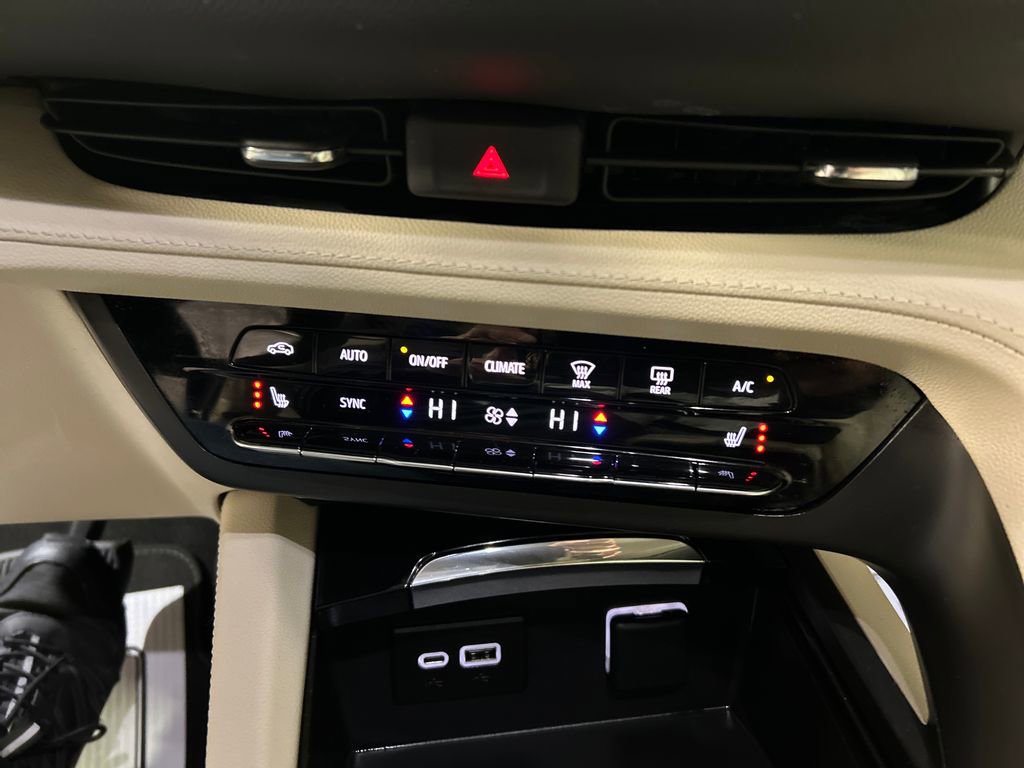 Used 2023 Buick Envision Preferred image 19