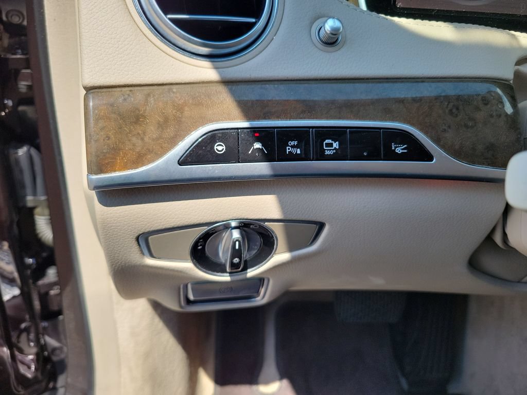 Used 2017 Mercedes-Benz S 550 4MATIC Sedan image 26