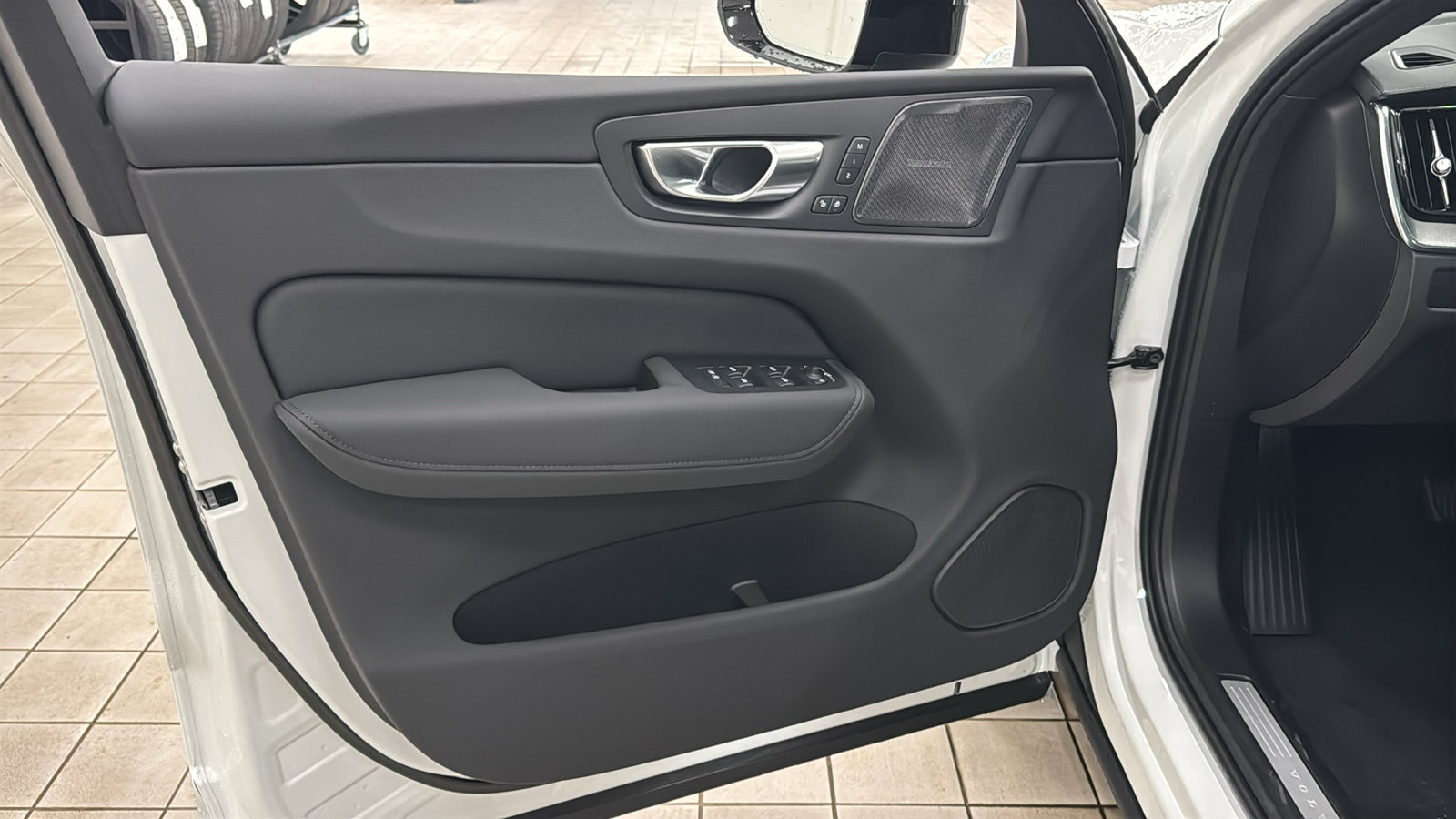 New 2026 Volvo XC60 B5 Ultra w/ Protection Package Premier AWD/4WD image 21